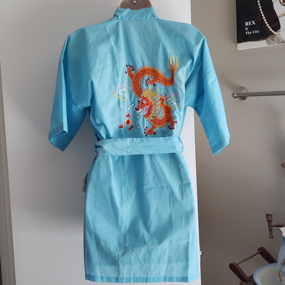 NWT Vintage Health Embroidered Kimono Short Robe